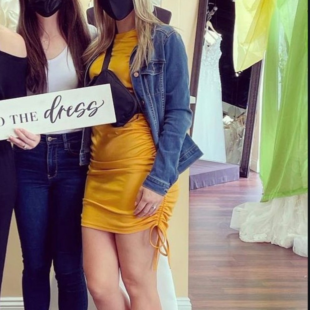 SHEIN Ruched Dress - Picture 6 of 6